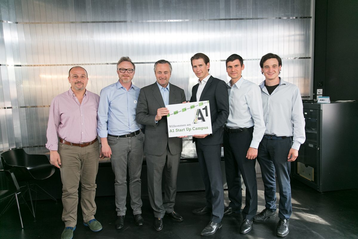 v.l.n.r.: Andrea Galizia (CEO Keynto) , Christian Adelsberger (CEO Parkbob), Hannes Ametsreiter (Generaldirektor A1), Außenminister Sebastian Kurz, Domagoj Dolinsek (CEO DefectRadar), Daniela Marischka (CEO Flatout Technologies)