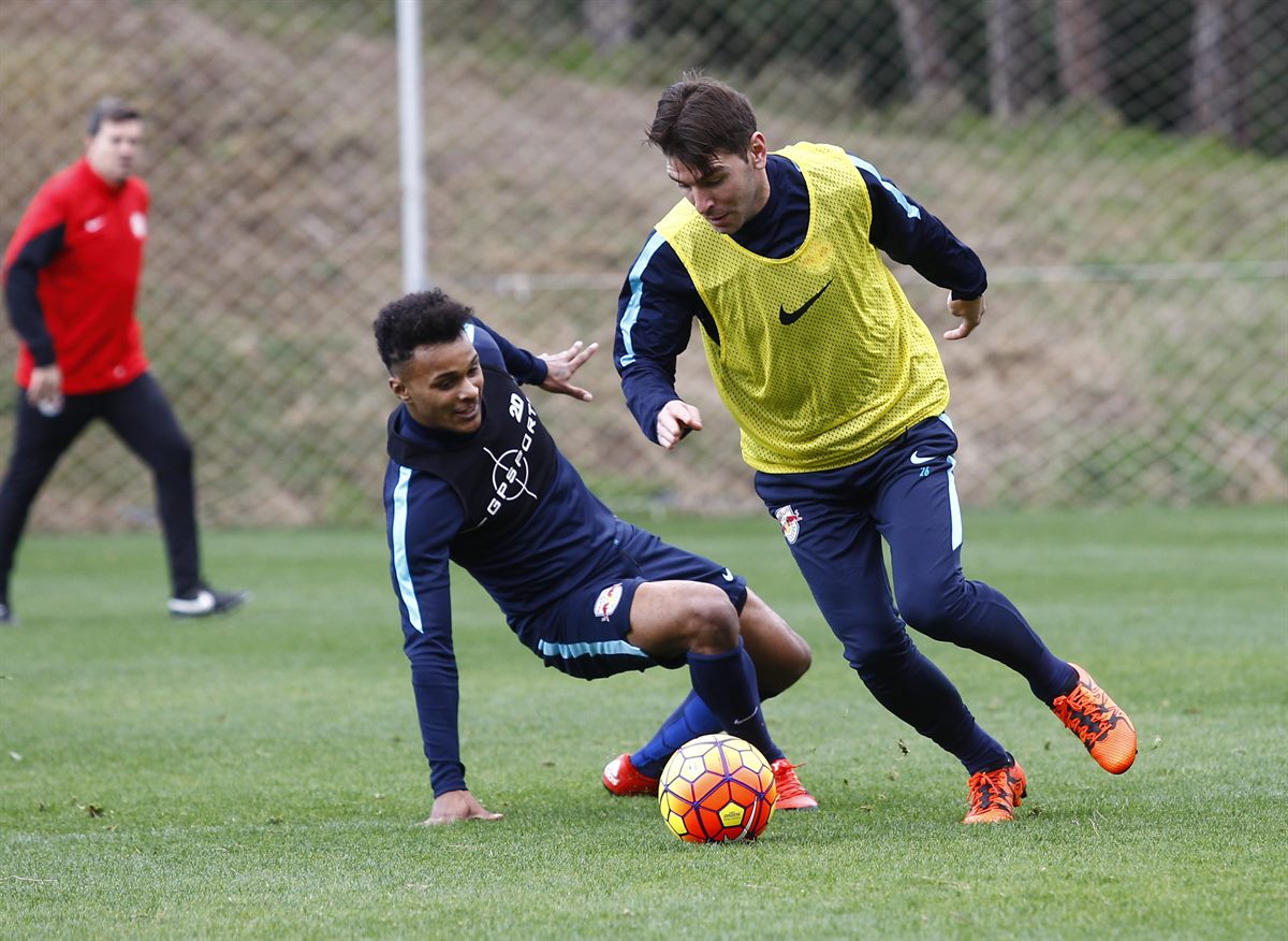 Jonatan Soriano und Valentino Lazaro
