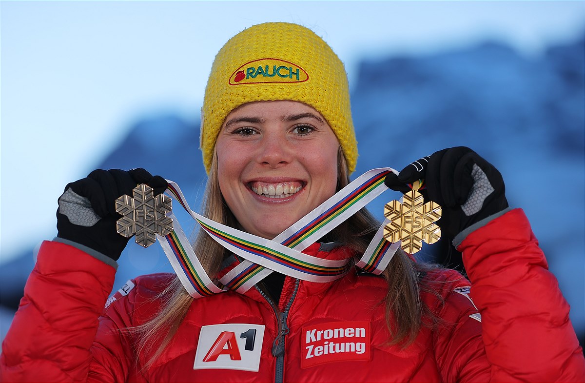 Doppelweltmeisterin und  und Olympiasiegerin Katharina Liensberger