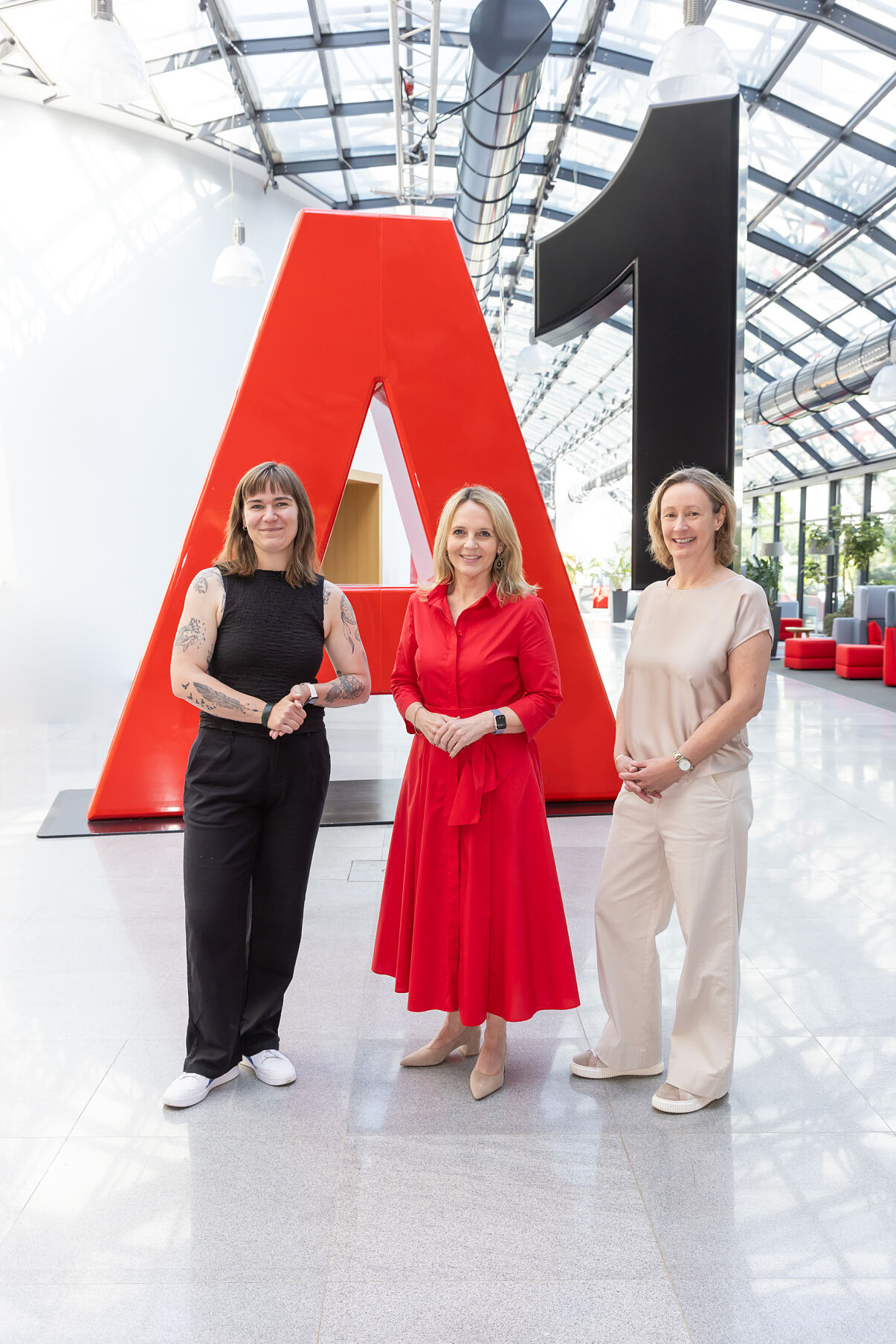 v.l.n.r.: Sandy Jahn (D21-Initiative), Natascha Kantauer-Gansch (A1 CCO Consumer), Stefanie Exel (Kantar)