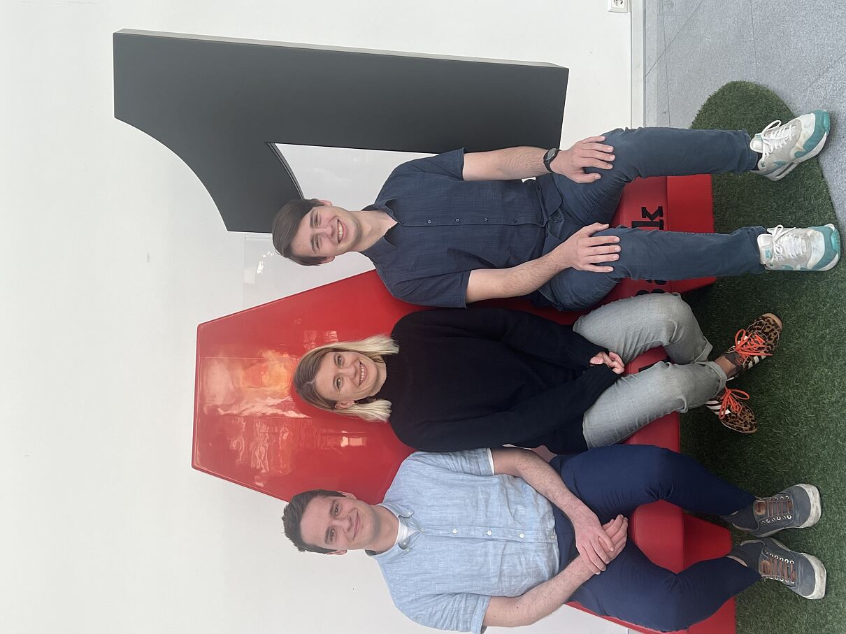 Clara, Clemens und Paul studieren an der FH Technikum Wien Informatik. Ihr 3monatiges Berufspraktikum absolvieren sie bei A1. Das Unternehmen ist langjähriger Partner der FH Technikum Wien.